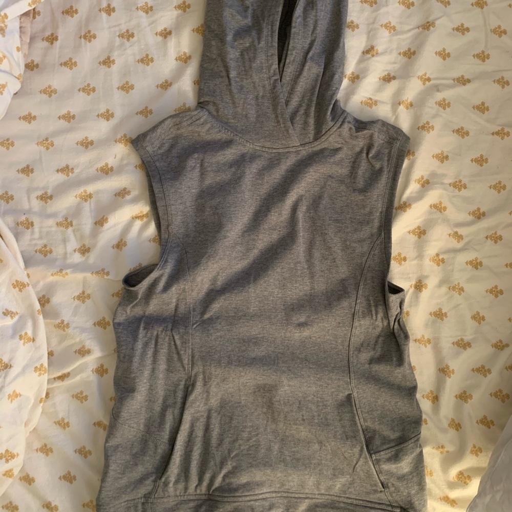 lululemon grey sleeveless pullover